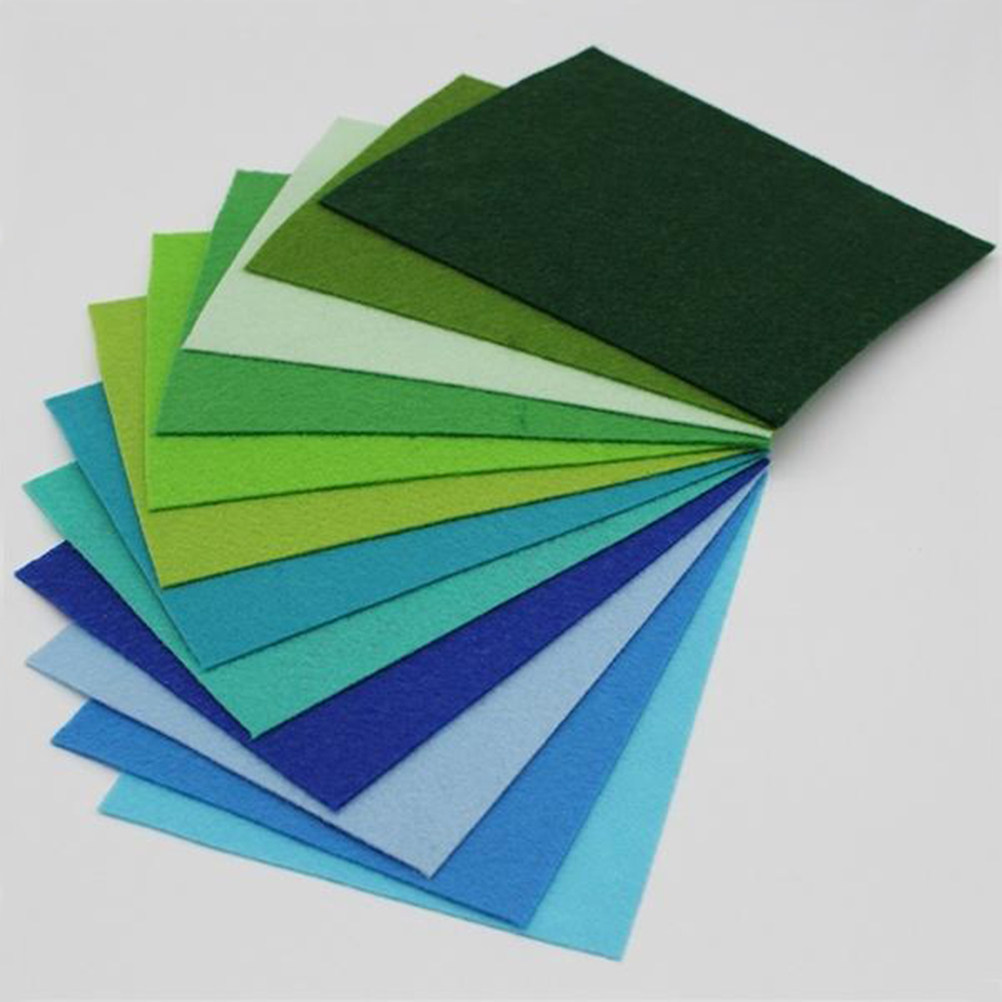 40枚入り、多色展開の不織布フェルトシート（15x10cm） - Sewing Thread In Textile のレビューと価格